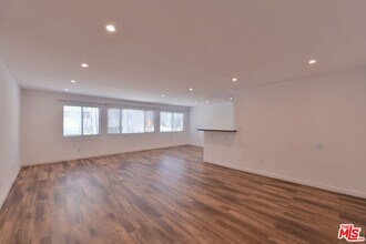 136 S Palm Dr in Beverly Hills, CA - Building Photo - Building Photo