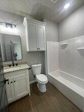 422 E Houston St in Tyler, TX - Foto de edificio - Building Photo