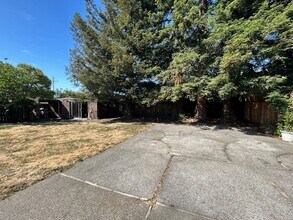 615 Manuel Dr in Novato, CA - Building Photo - Building Photo