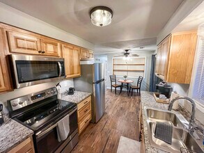 2221 Madison St, Unit 1 in Klamath Falls, OR - Building Photo - Building Photo