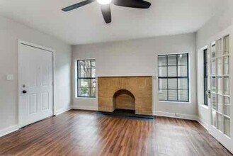 826 N Clinton Ave in Dallas, TX - Building Photo - Building Photo