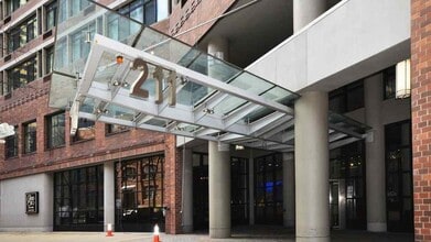 211 E Ohio St, Unit 2116 in Chicago, IL - Building Photo - Building Photo