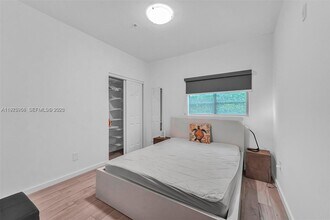 1450 Meridian Ave in Miami Beach, FL - Building Photo - Building Photo