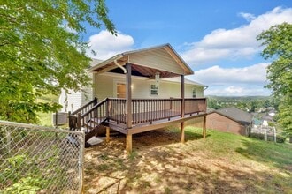 227 Valley Crest Dr in Mount Carmel, TN - Building Photo - Building Photo