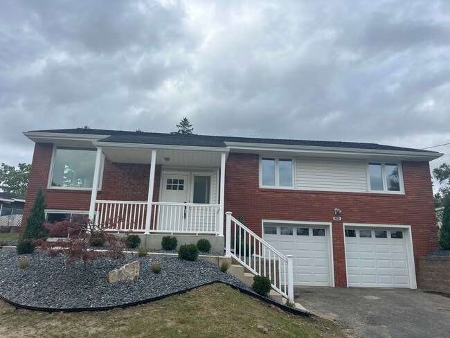 204 Hwy View Dr in Canonsburg, PA - Building Photo - Building Photo