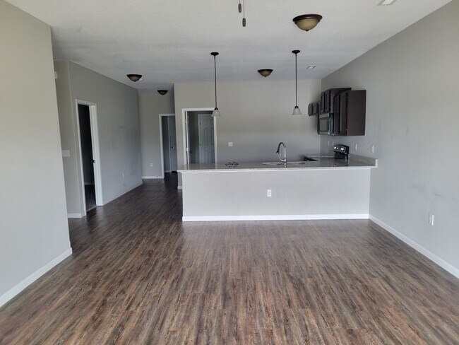 451 S Longbranch Dr photo'