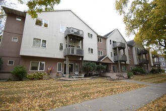 Eigth Street Manor in Fargo, ND - Building Photo - Building Photo