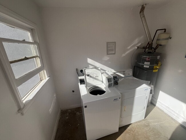 410 Veteran Avenue in Los Angeles, CA - Building Photo - Building Photo