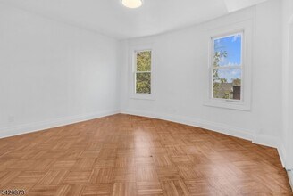 44 Farley Ave, Unit 1 in Newark, NJ - Foto de edificio - Building Photo