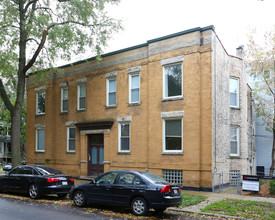 3702 N Hoyne Ave in Chicago, IL - Foto de edificio - Building Photo