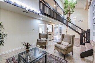 15754 Walkwood Dr in Houston, TX - Foto de edificio - Building Photo