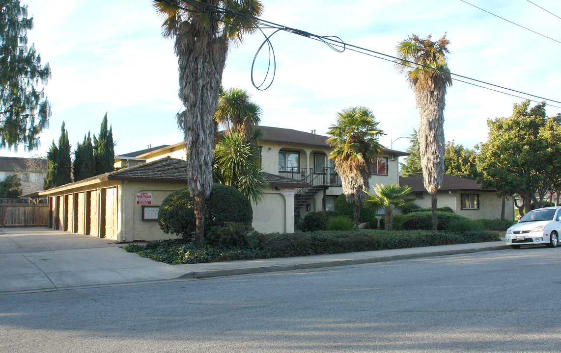 88 W 9TH St in Gilroy, CA - Foto de edificio