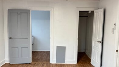 993 e Philadelphia st, Unit 3rd Floor in York, PA - Foto de edificio - Building Photo