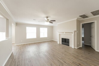 5518 Sequin Dr in Spring, TX - Building Photo - Building Photo