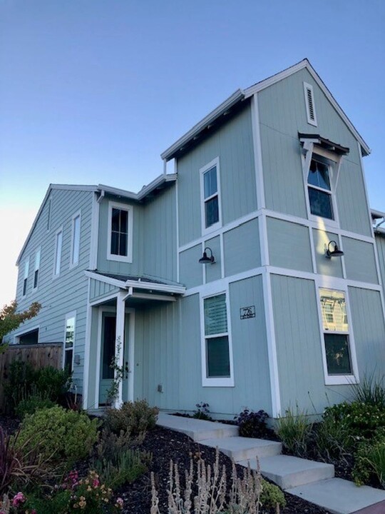 776 Silo St in Folsom, CA - Foto de edificio