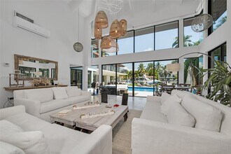 201 Knollwood Dr in Key Biscayne, FL - Building Photo - Building Photo