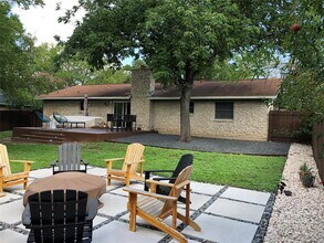 5800 N Hampton Dr in Austin, TX - Building Photo - Building Photo