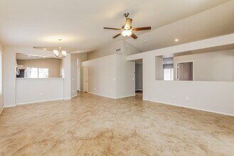 10435 W Medlock Dr in Glendale, AZ - Foto de edificio - Building Photo