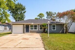 6742 Feldspar St in Houston, TX - Building Photo