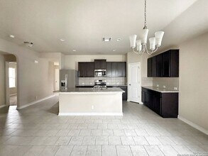 8610 Emerald Sky Dr in San Antonio, TX - Building Photo - Building Photo