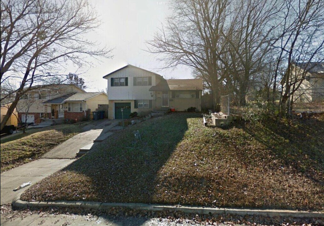 6722 E 8th St in Tulsa, OK - Building Photo