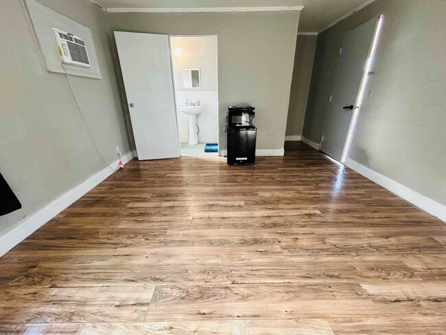 553597 US-1, Unit 8 in Hilliard, FL - Building Photo - Building Photo