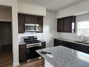 1605 La Delle St in Wharton, TX - Building Photo - Building Photo