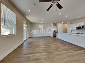 10573 Lagaspi Dr in Las Vegas, NV - Building Photo - Building Photo