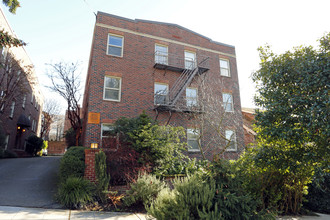 West Coast Arms Apartments in Seattle, WA - Foto de edificio - Building Photo