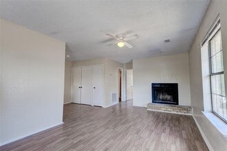 209 W Trinity St in Forney, TX - Building Photo - Building Photo