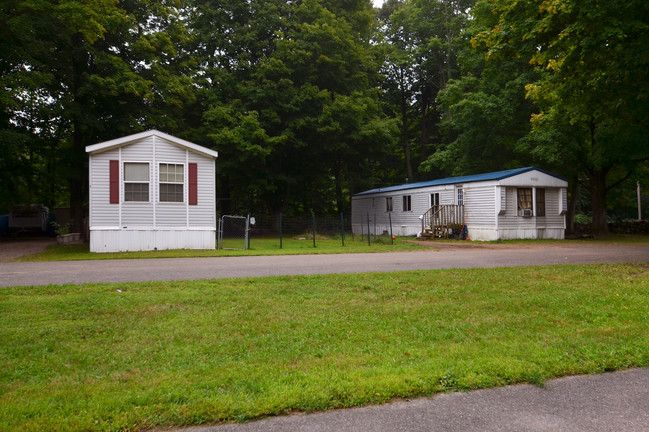 307 Rathburn Rd in Fulton, NY - Foto de edificio - Building Photo