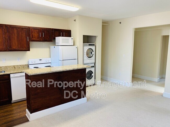 815 Maryland Ave NE in Washington, DC - Building Photo - Building Photo