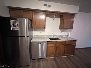 5458 SOM Center Road in Willoughby, OH - Building Photo - Building Photo