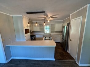 1668 Lower Sharon Rd in Dresden, TN - Building Photo - Building Photo