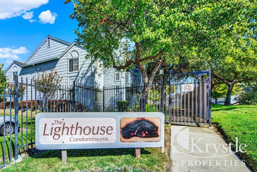 285 Lighthouse Dr in Vallejo, CA - Building Photo