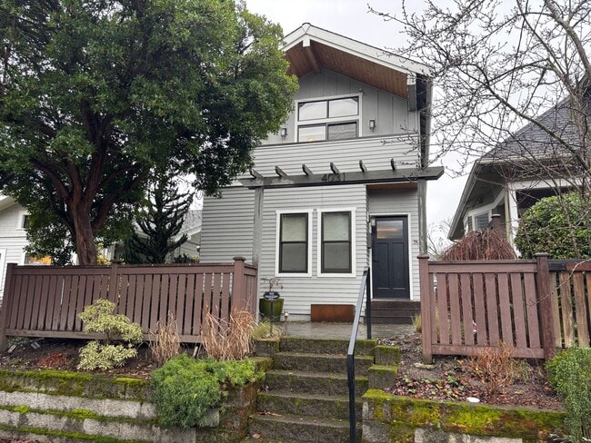 property at 4031 39th Ave S