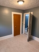 18402 Melville Rd, Unit UP in Cleveland, OH - Building Photo - Building Photo