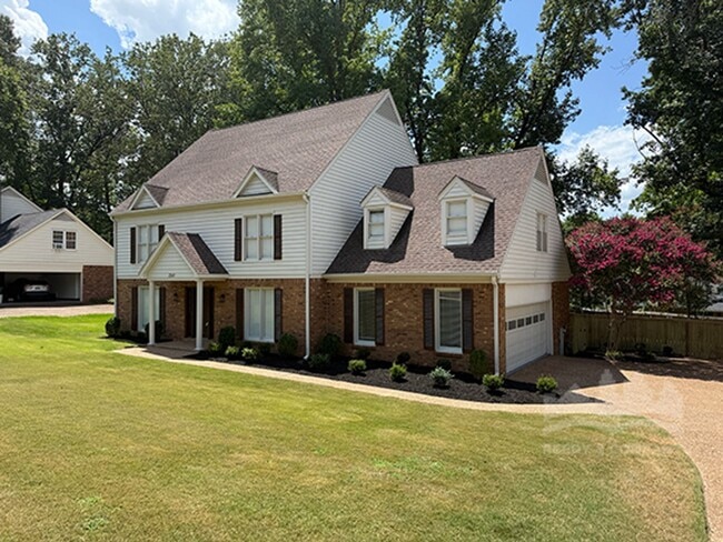 Welcome to your dream home in the heart of in Memphis, TN - Foto de edificio - Building Photo