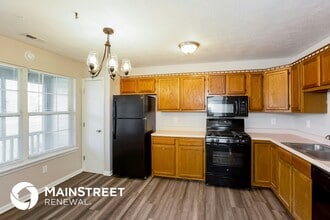 176 Lullaby Ct in Greenfield, IN - Building Photo - Building Photo