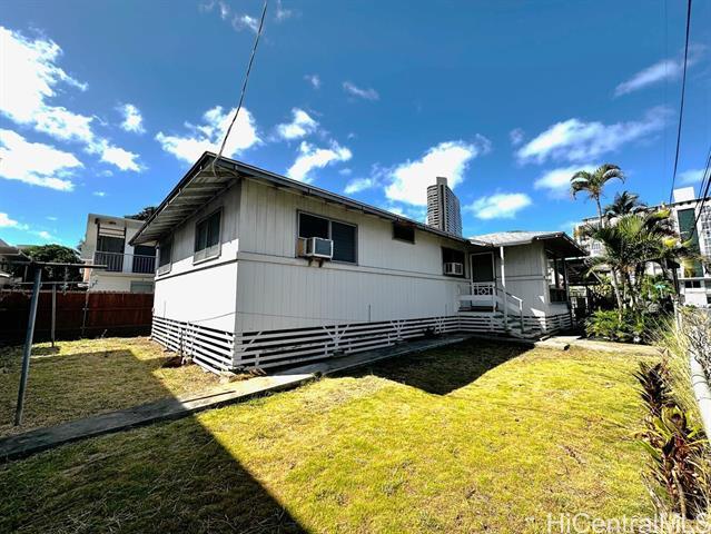 807 Kaaloa St in Honolulu, HI - Building Photo - Building Photo