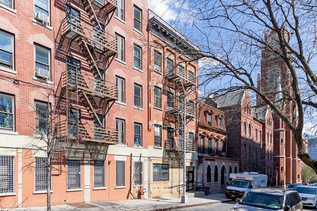 363 E 150th St in Bronx, NY - Building Photo - Building Photo