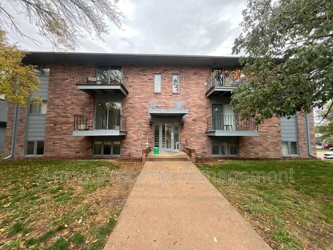 property at 320 Lincoln St