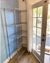 372 Chaucer Dr, Unit Mini Studio Townhouse in Brentwood, CA - Building Photo - Building Photo