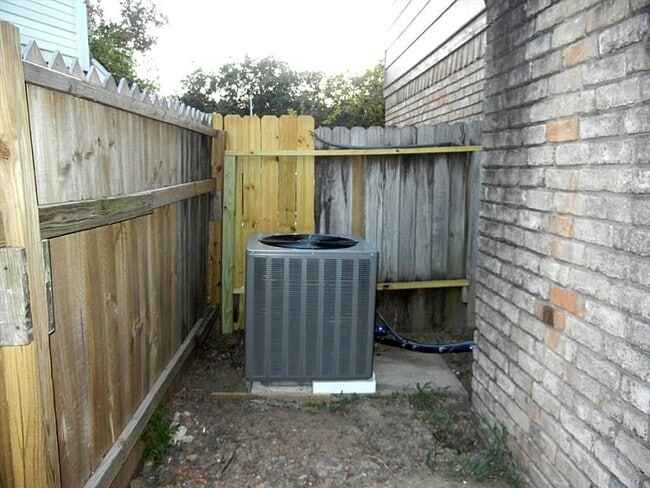 14706 Woodward Gardens Dr in Houston, TX - Building Photo - Building Photo