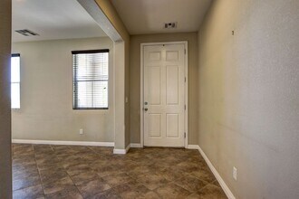 9208 Thunder Falls Ct in Las Vegas, NV - Foto de edificio - Building Photo