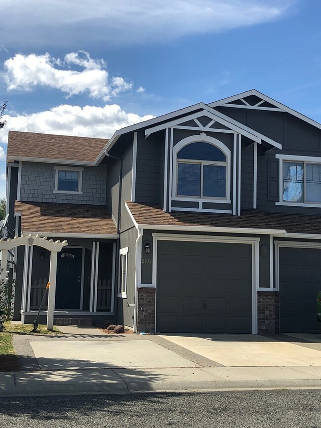 2107 Yellowstone St in Ellensburg, WA - Building Photo - Building Photo