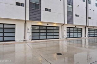 325 E Coronado Rd in Phoenix, AZ - Building Photo