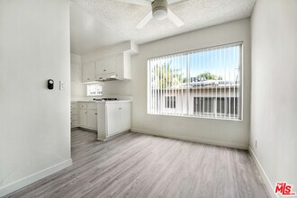 1134 N Clark St in West Hollywood, CA - Building Photo - Building Photo