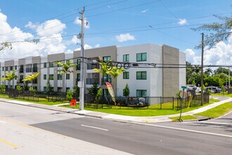 Palm Gardens in Miami, FL - Foto de edificio - Building Photo