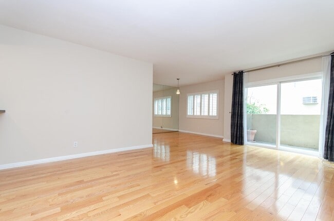 1203 N Sweetzer Ave in West Hollywood, CA - Building Photo - Building Photo